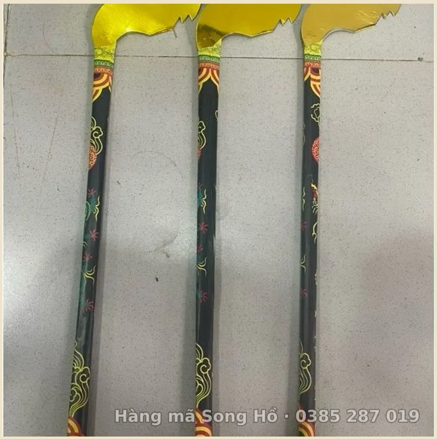 2 cây Gậy batong chống giấy vàng mã đầu rồng(2 cái)