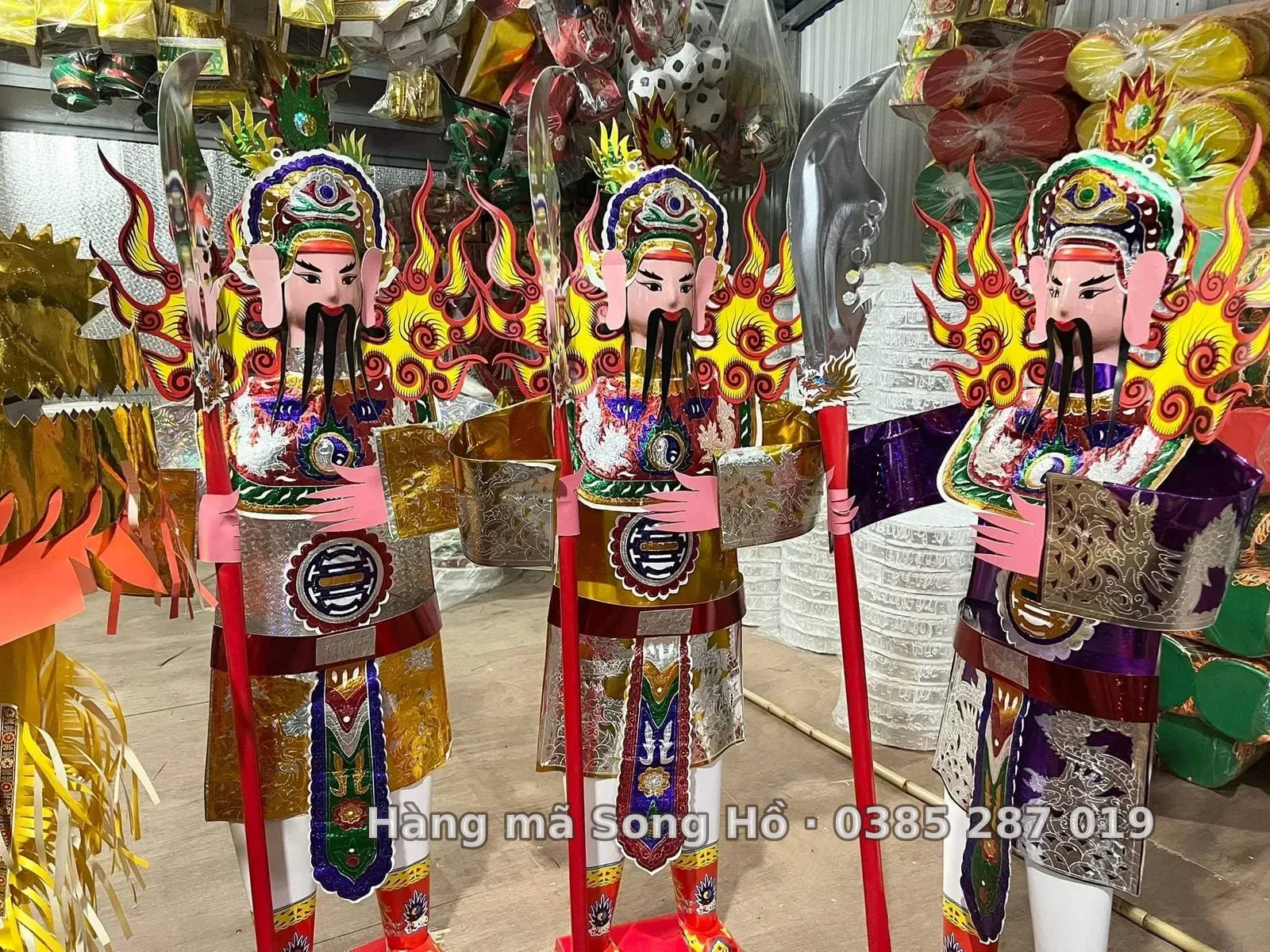 Ông quan nhỏ đứng
